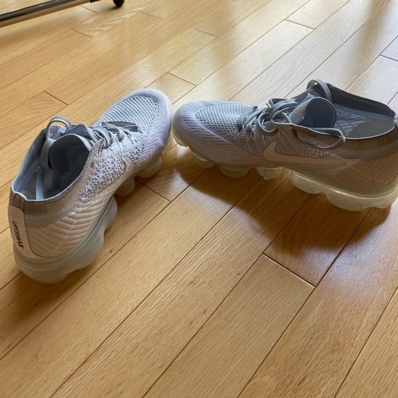 grey nike vapermax - Picture 2 of 5